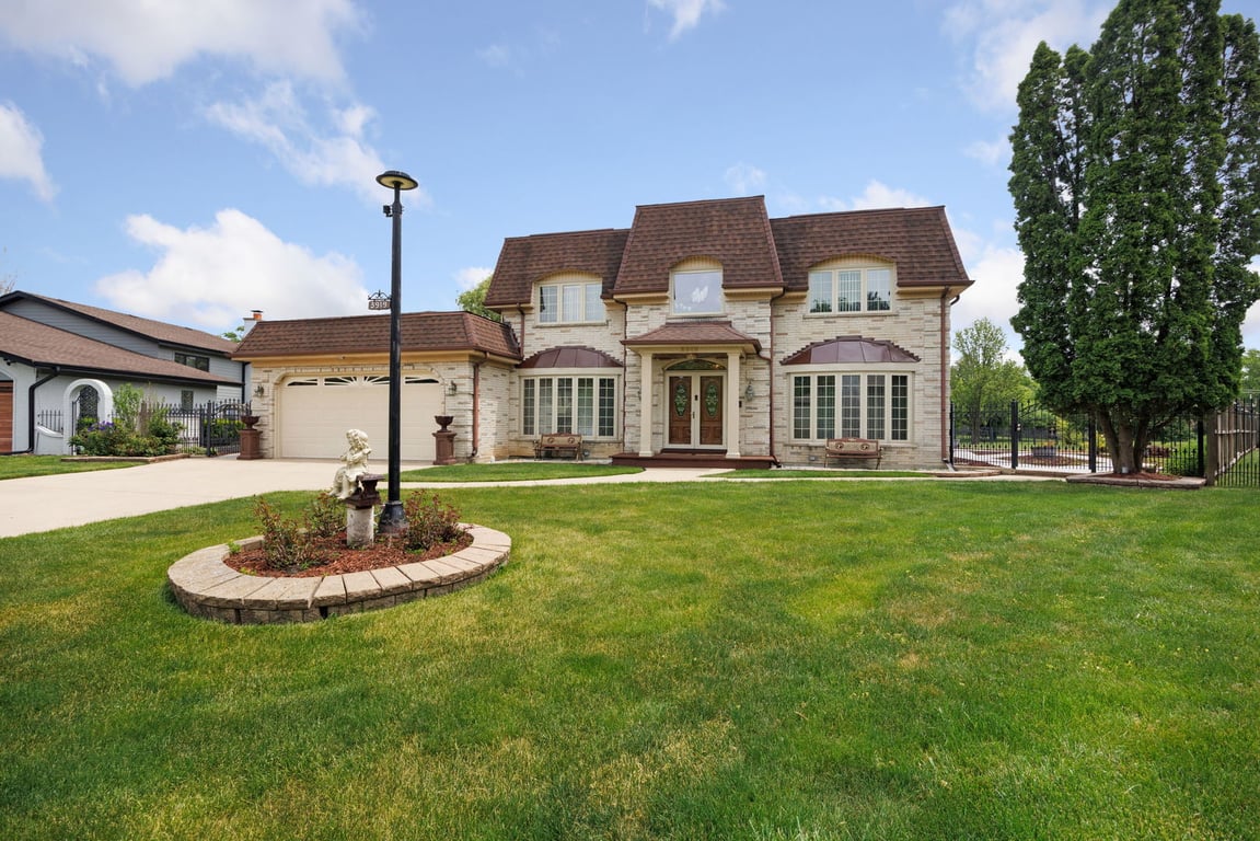 3919 GLORIA Court