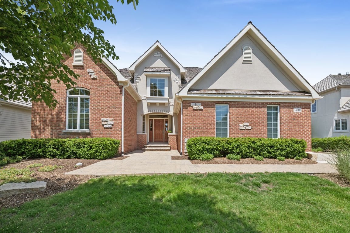 1029 Ridgeview Drive
