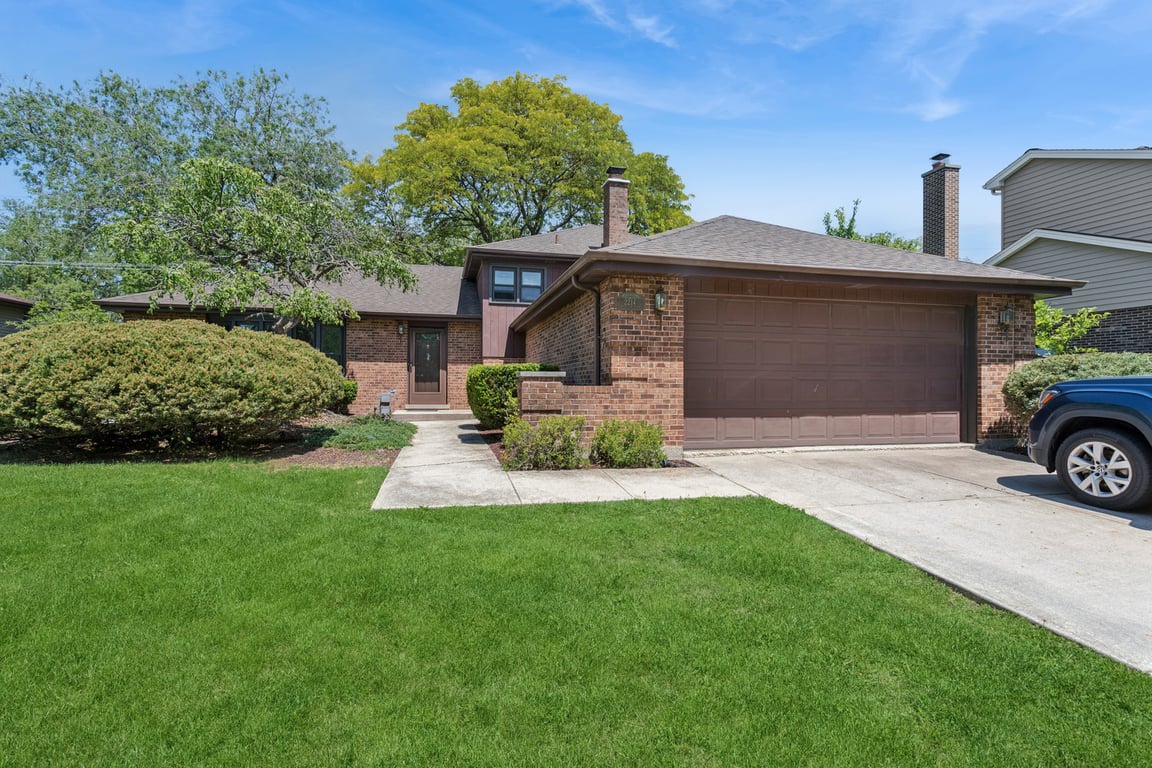 2214 Hamilton Lane