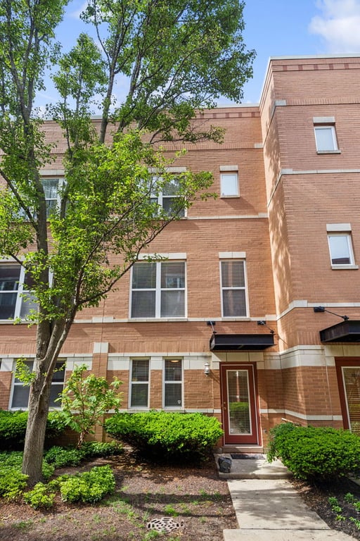 521 Chicago Avenue