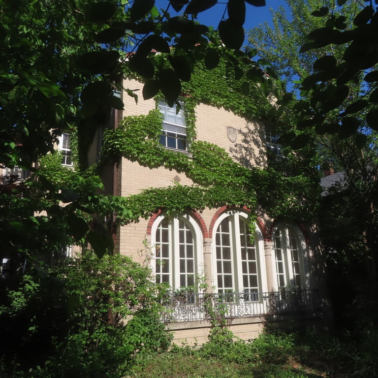 1123 Oak Park Avenue
