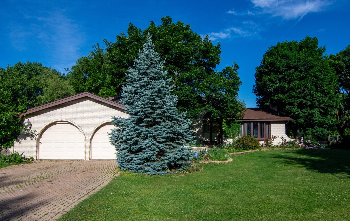 8408 Lakeside Drive