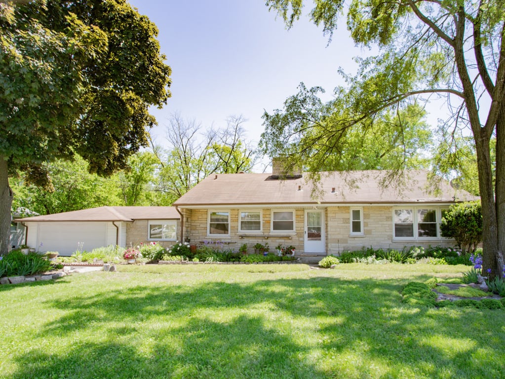 2521 Seminary Avenue
