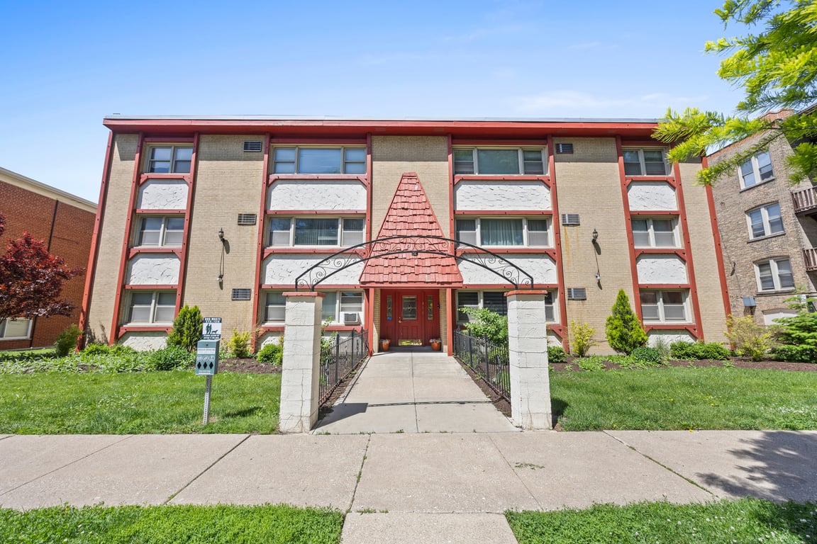 415 LOMBARD Avenue
