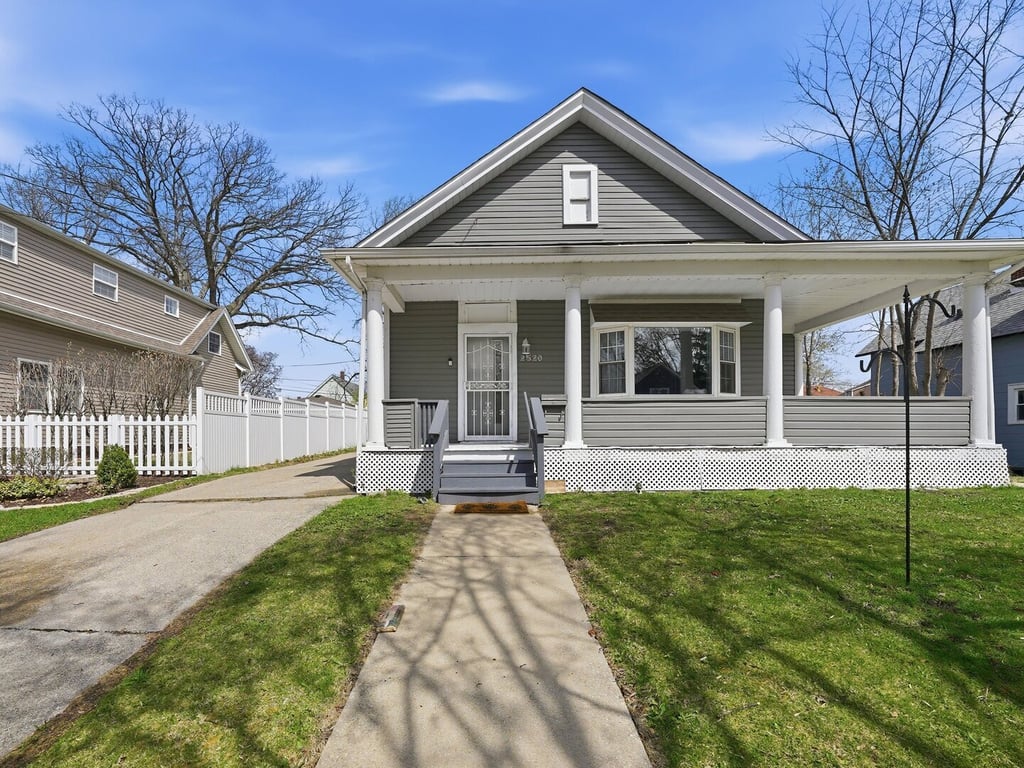 2520 Walnut Street
