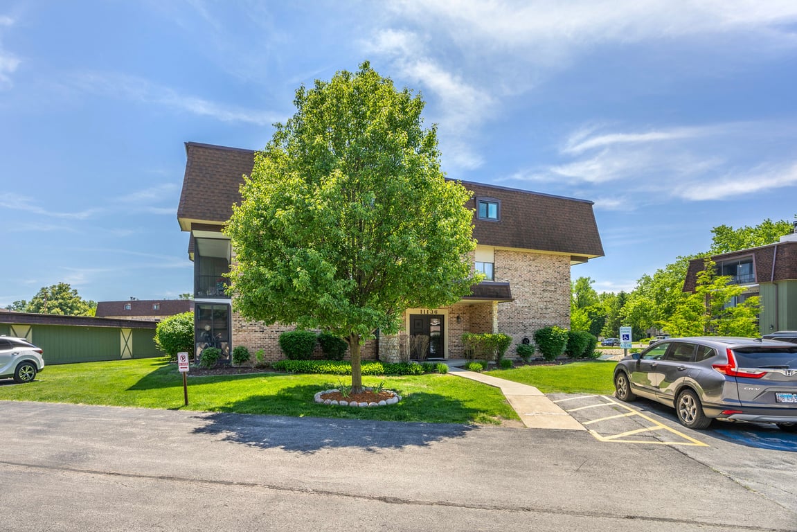 11136 Center Road