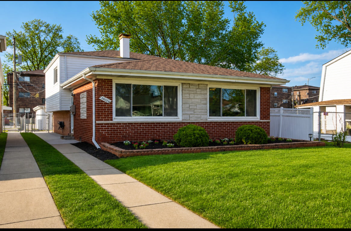 14024 Saginaw Avenue
