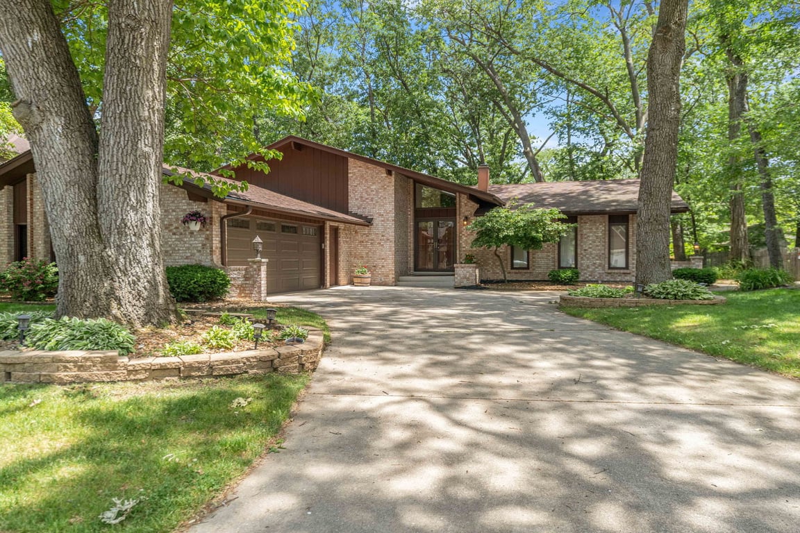 18039 Whitman Lane
