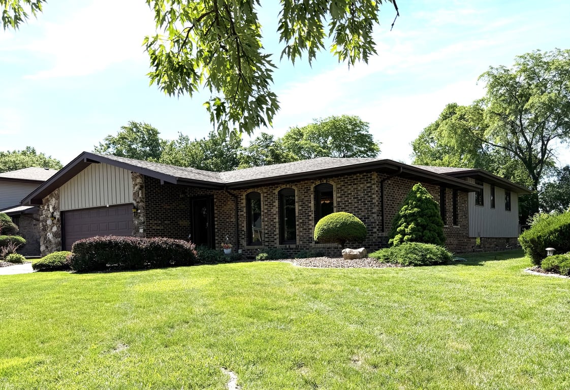 8733 Golfview Drive