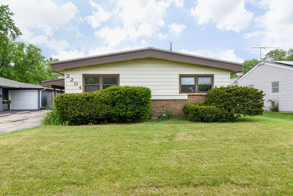 2204 Central Road