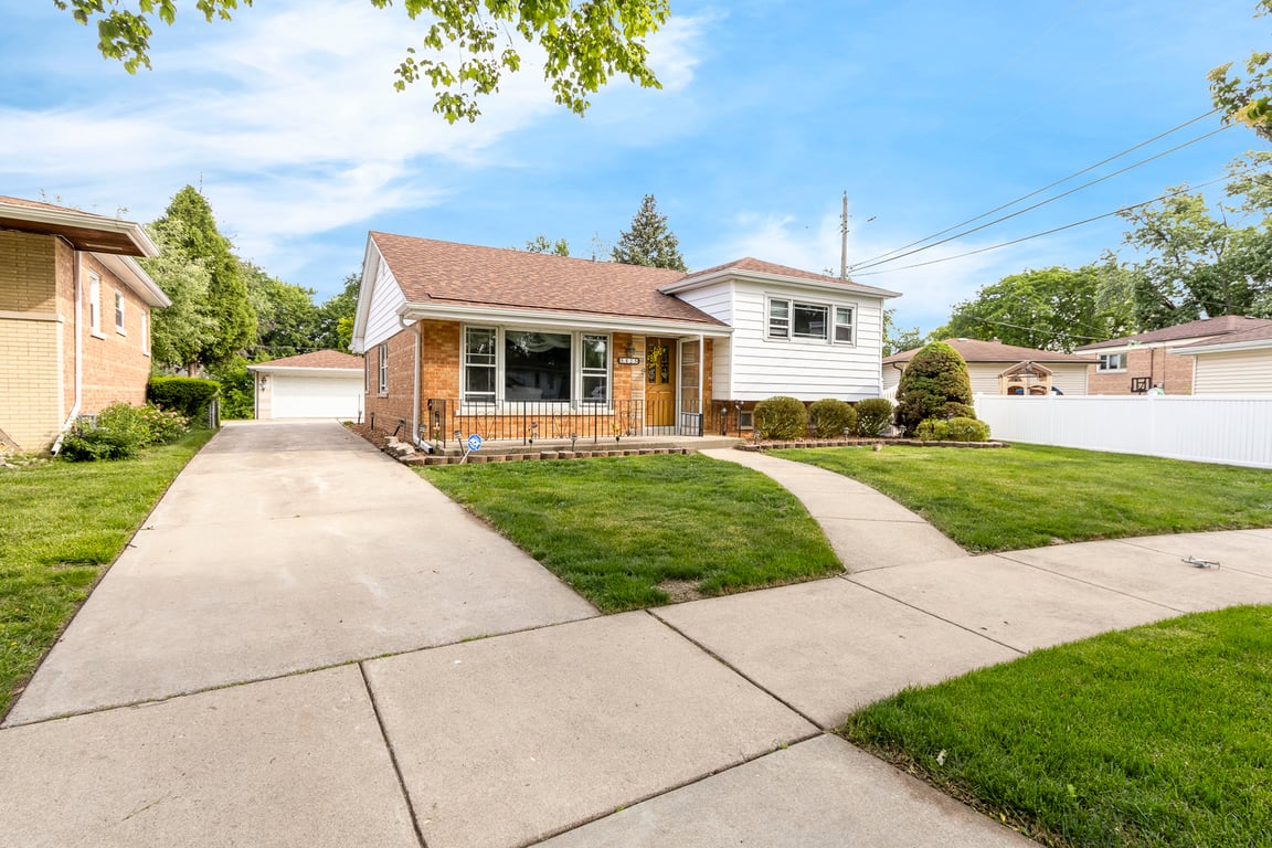 5425 Drury Lane