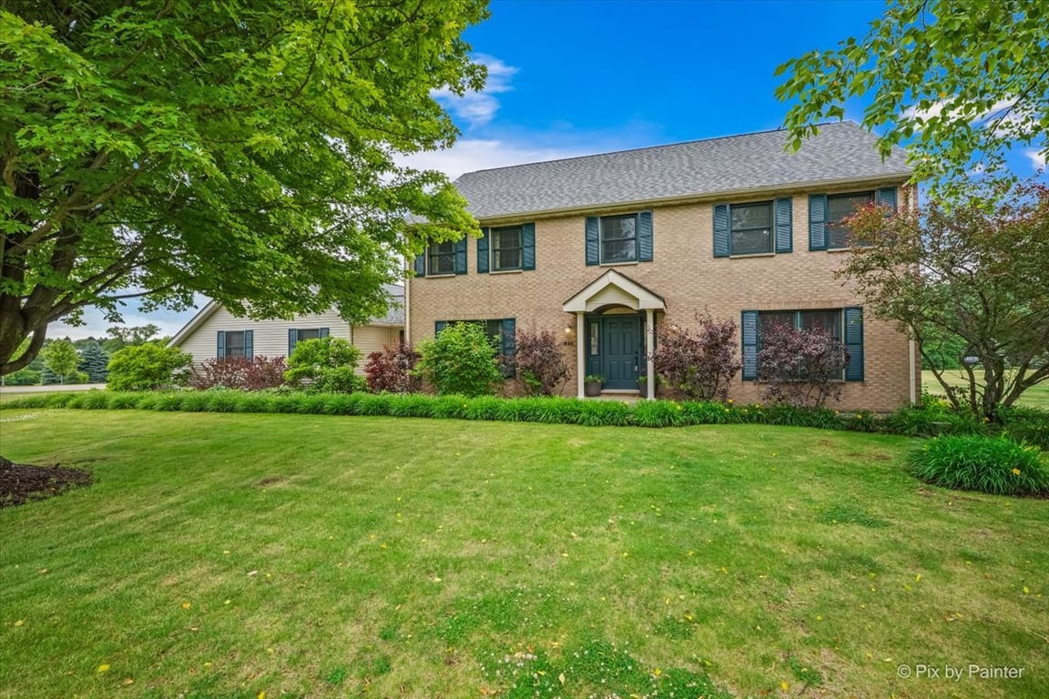 810 Woodridge Trail