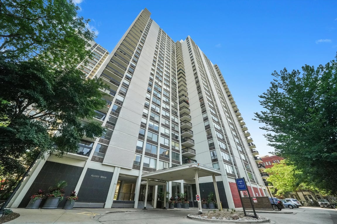 1460 Sandburg Terrace