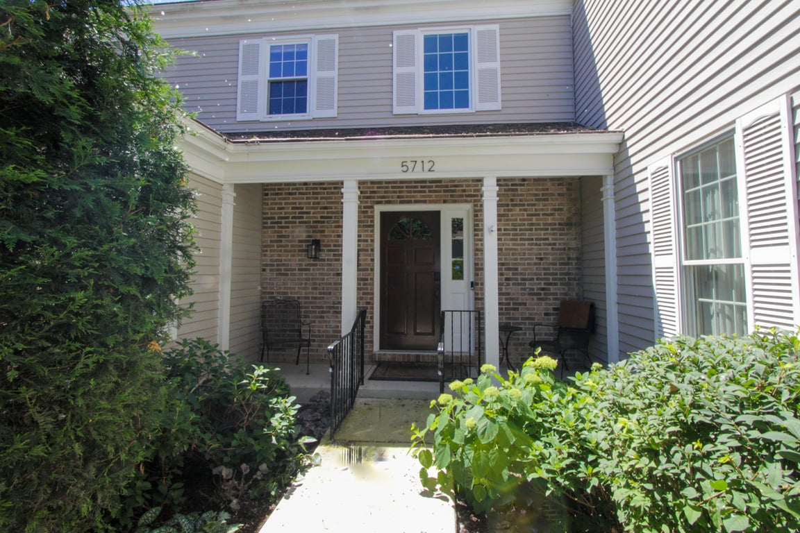5712 Foxgate Lane