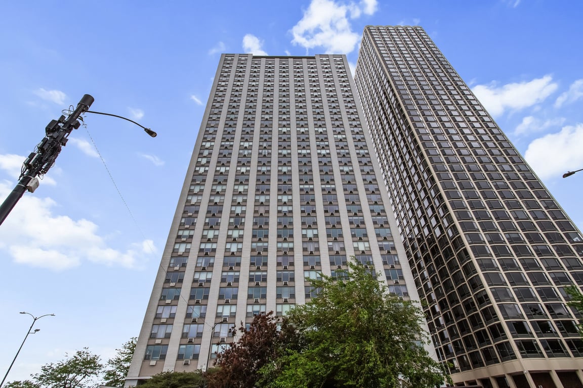 1550 LAKE SHORE Drive