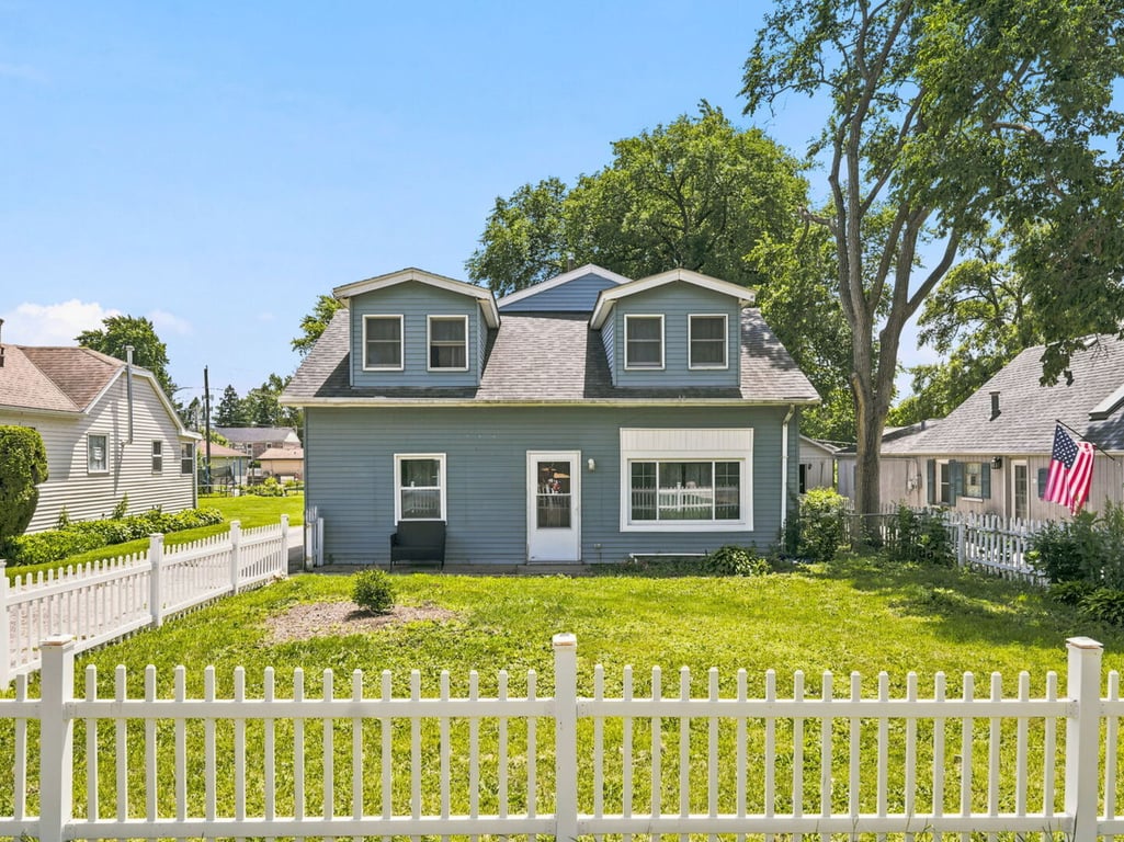16W583 2ND Court