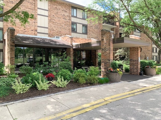 301 Lake Hinsdale Drive
