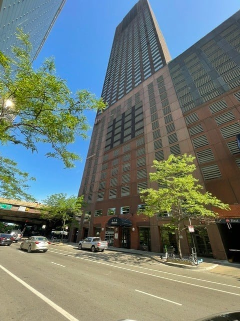 474 Lake Shore Drive