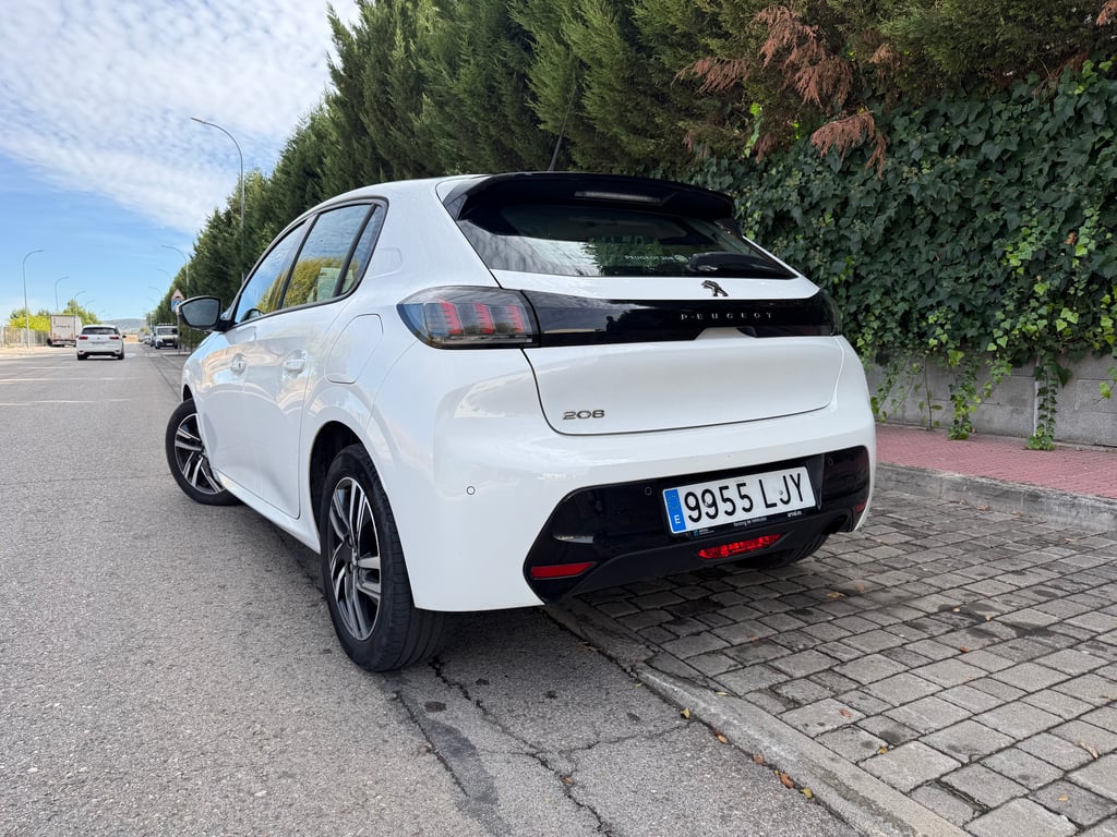 Peugeot 208 BlueHDi 73kW 100CV Allure