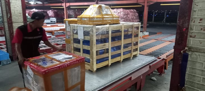 Proyek Logistik Suvarna Trans Nusantara 8