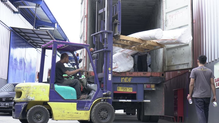 Proyek Logistik Suvarna Trans Nusantara 4