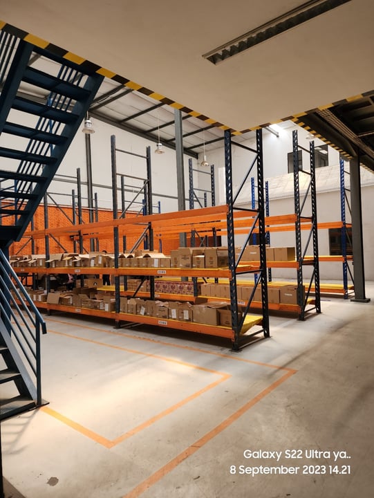 Proyek Logistik Suvarna Trans Nusantara 5