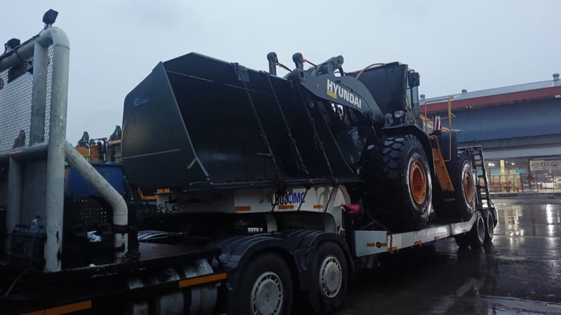 Pengiriman Wheel Loader Jakarta-Lahat dengan Low Bed Truck