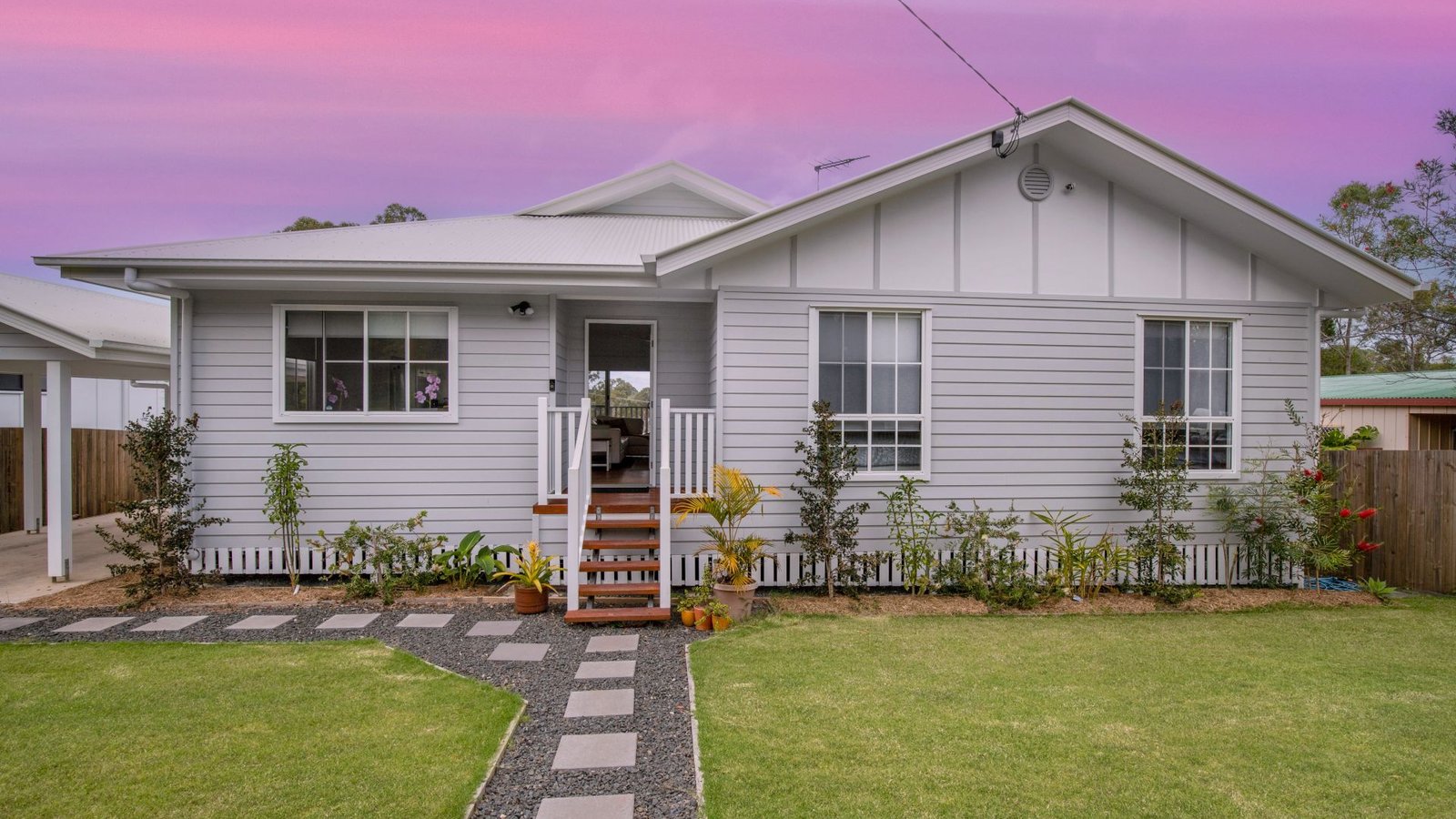 for sale in Macleay Island for Offers Over 595,000