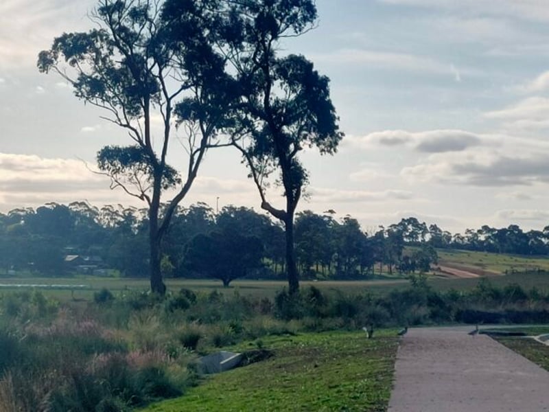 New land estate Ferntree Ridge Drouin VIC 3818 Phone1300 545 263