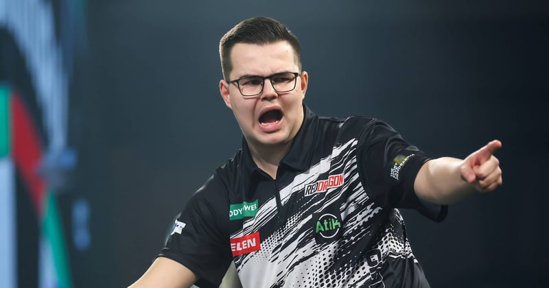 Gian van Veen competing in the 2026 PDC World Championship final