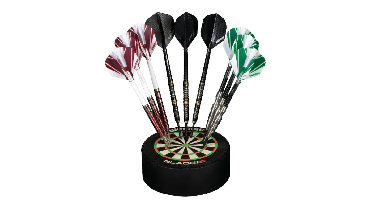 Winmau Blade 6 Dart Dock, a miniature sisal dartboard holding several sets of darts point first