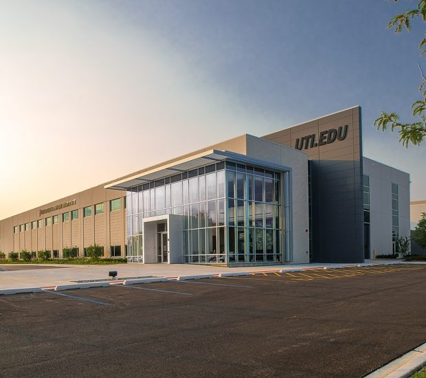 Universal Technical Institute of Illinois Inc campus