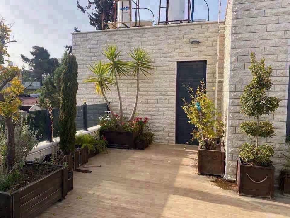 قرب الكلية الأهلية — طابق في فيلا 500م