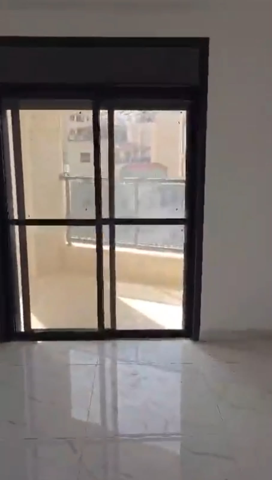 الطيرة قرب جامع الصحابة — شقة 135م — صورة 03
