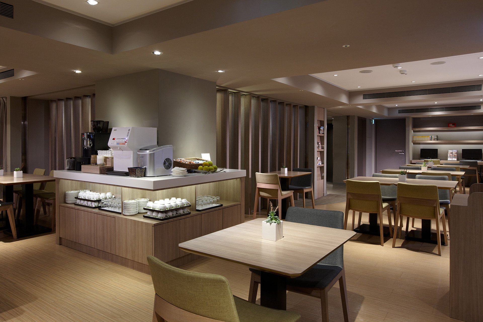 ILS_餐廳(午茶時段).jpg
