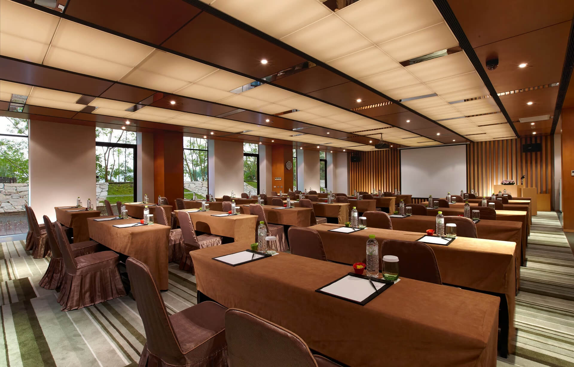 ホテル・ロイヤル・礁渓