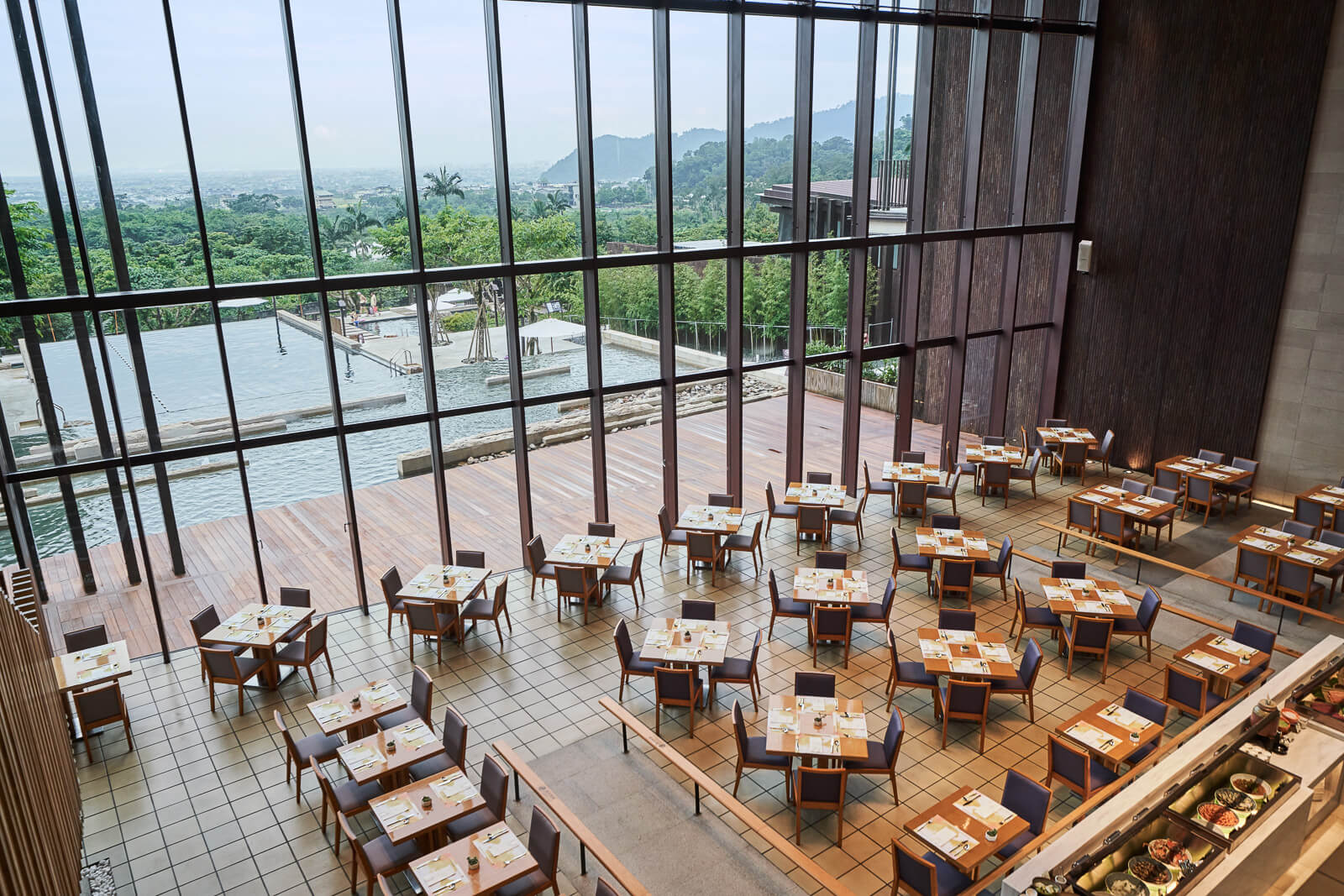  🎊餐飲周年慶限時優惠 | 雲天自助餐廳午餐券買10送1，每張最低NT$909