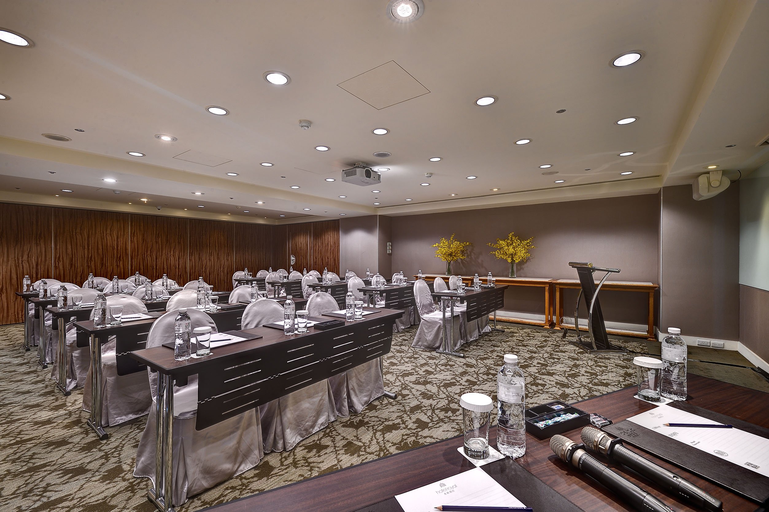 新竹老爺會議室 教室型.jpg