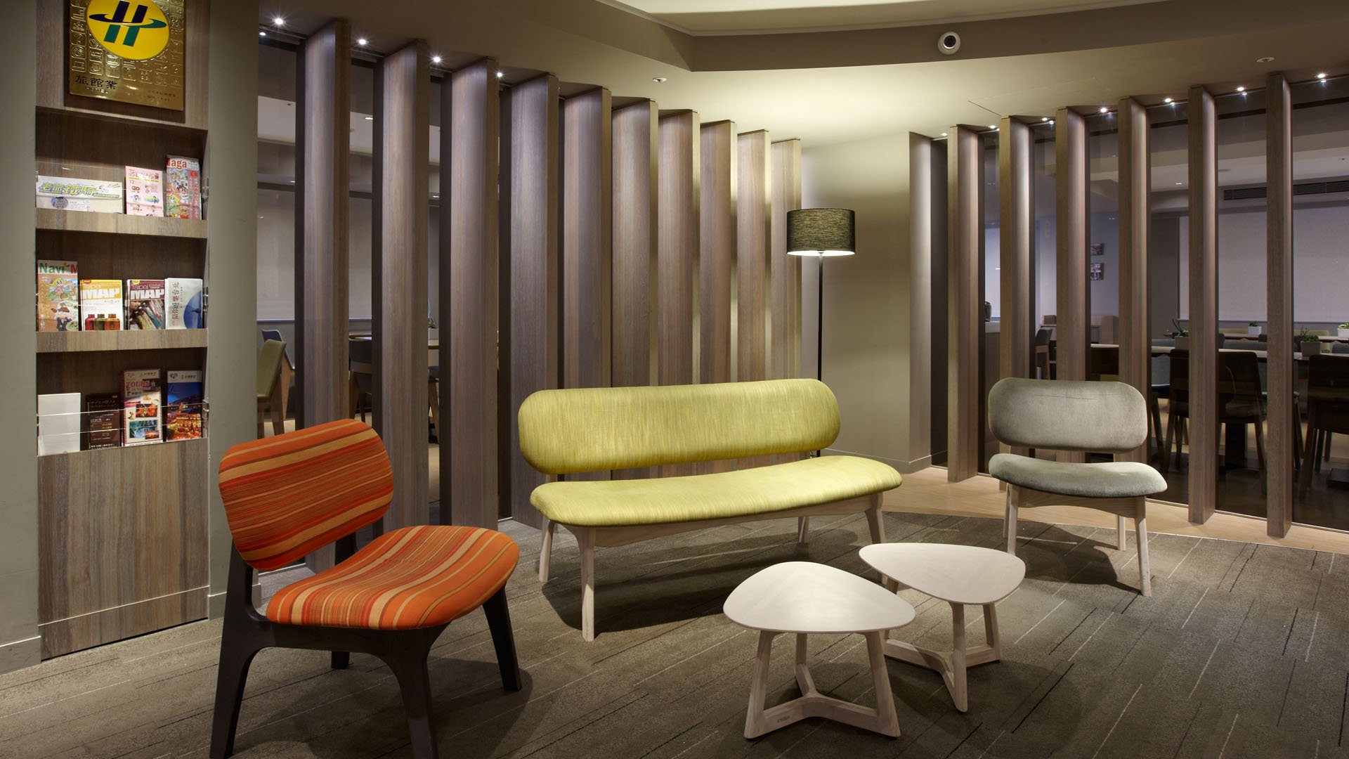 ILS_LOBBY_02 - 1920.jpg