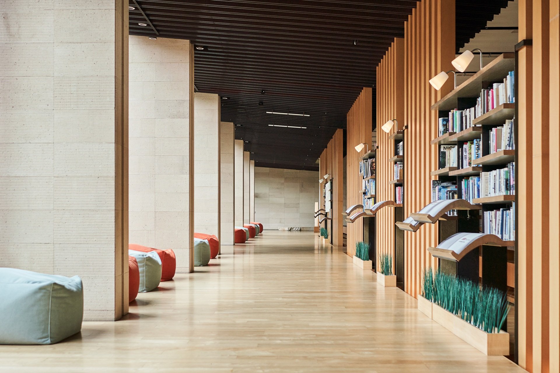 礁溪老爺酒店二十四小時圖書館-超過千本精選豐富精神滋養藏書與靜思心靈小語