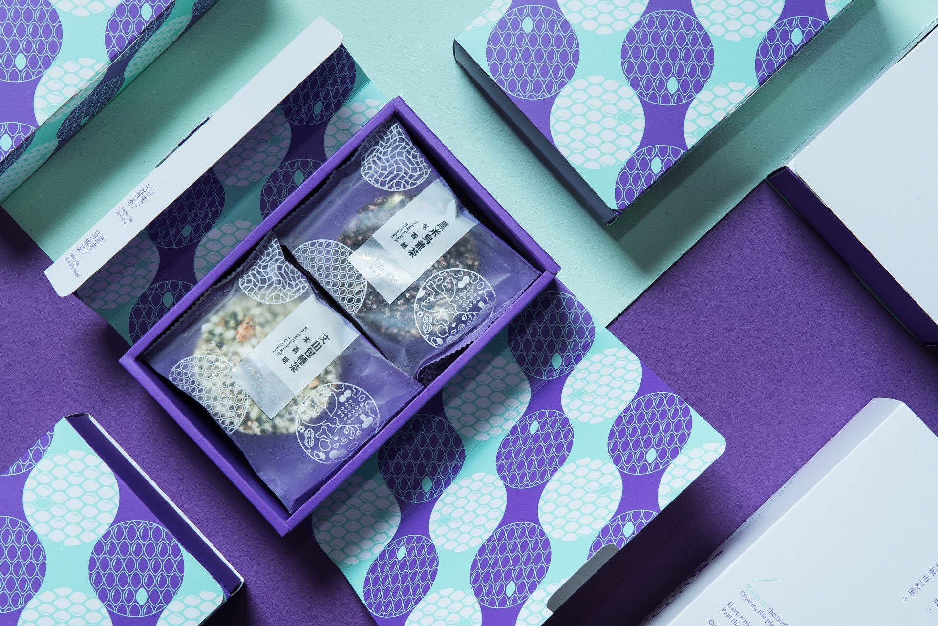 南港老爺行旅春節米餅禮盒：黑米烏龍茶米餅(3入)、白米包種茶米餅(3入) 早鳥優惠價264元.jpg