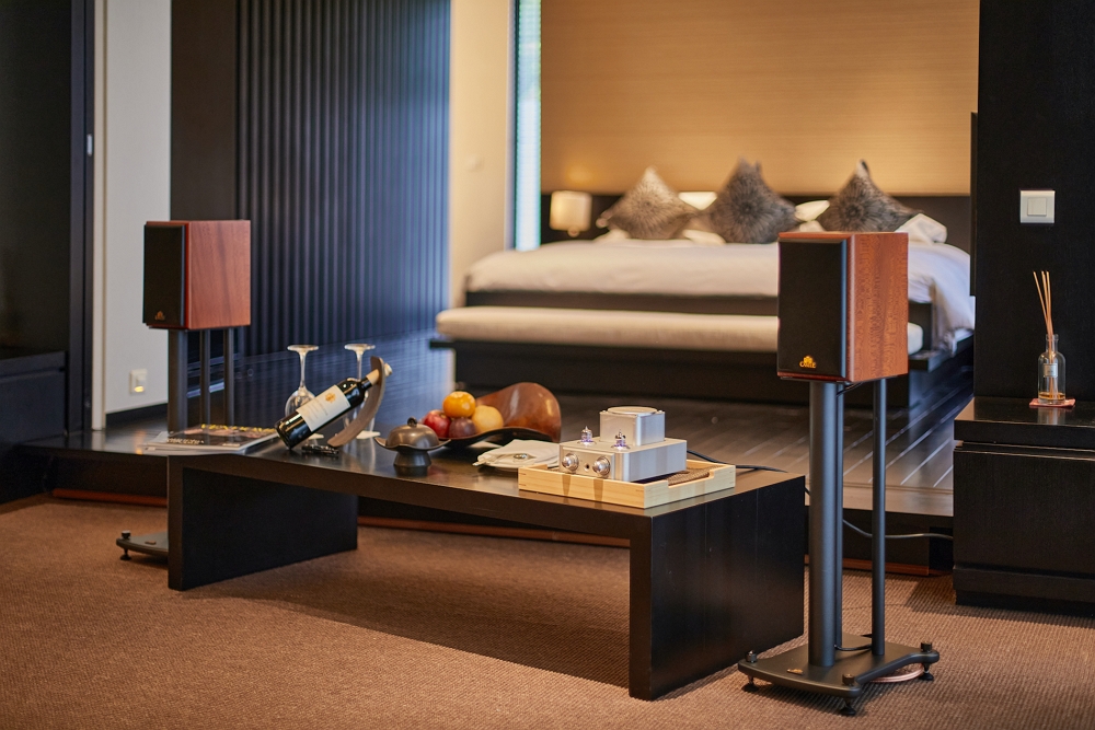 [老爺Royal x 英倫CASTLE] 入住豪華老爺送全套真空管音響組現省14,100元.jpg