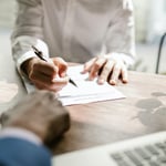 Eigenrisicodrager of niet? De voor- en nadelen op een rij