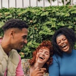 Vier tips hoe werkgevers vriendschappen op werk kunnen stimuleren