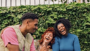 Vier tips hoe werkgevers vriendschappen op werk kunnen stimuleren