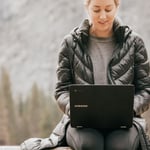Workations: een boost voor werkgeluk, en jouw organisatie