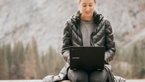 Workations: een boost voor werkgeluk, en jouw organisatie