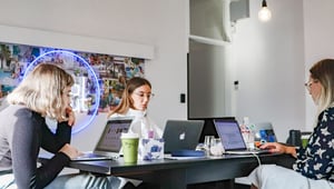 5 uitgangspunten om digitaal leren op de werkvloer tot een succes te maken