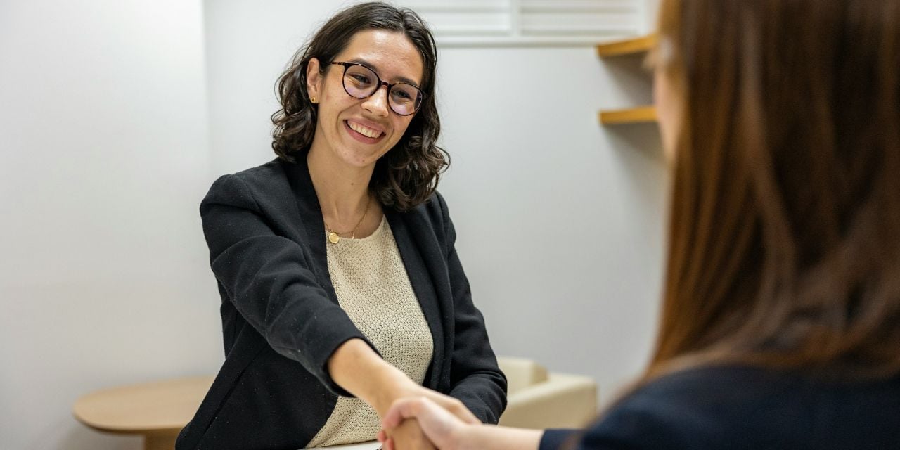 Arbeidsmarkt blijft krap ondanks tekenen van afkoeling