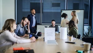 De vergadering is geen probleem. De spreker wel